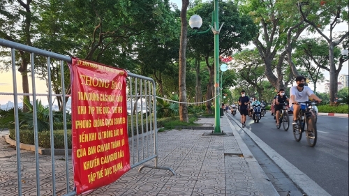 Chủ tịch UBND các quận, huyện, thị xã và xã, phường, thị trấn chịu trách nhiệm toàn diện trước Chủ tịch UBND Thành phố