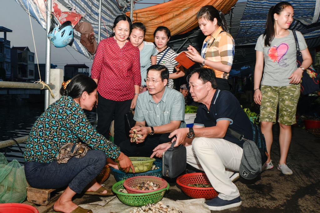 Ông chủ Bảo Tín Minh Châu: Có nhiều thứ còn quý hơn vàng ong chu bao tin minh chau co nhieu thu con quy hon vang