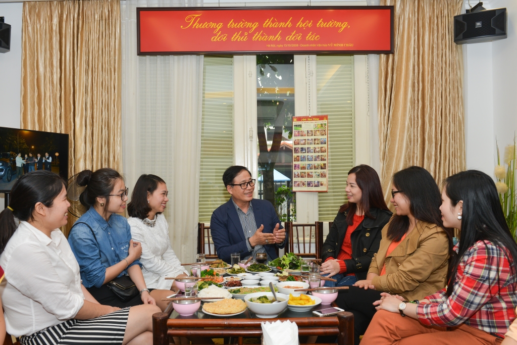 Ông chủ Bảo Tín Minh Châu: Có nhiều thứ còn quý hơn vàng ong chu bao tin minh chau co nhieu thu con quy hon vang