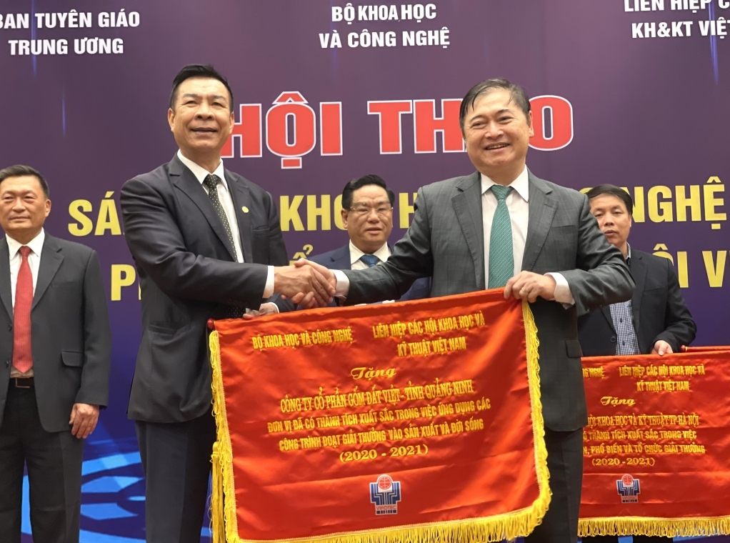 Gốm Đất Việt - đơn vị tiên phong trong việc nghiên cứu, sáng tạo và ứng dụng KHCN vào sản xuất