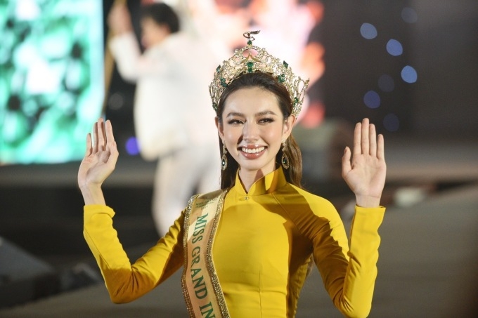 Hoa hậu Thùy Tiên được vinh danh top 10 