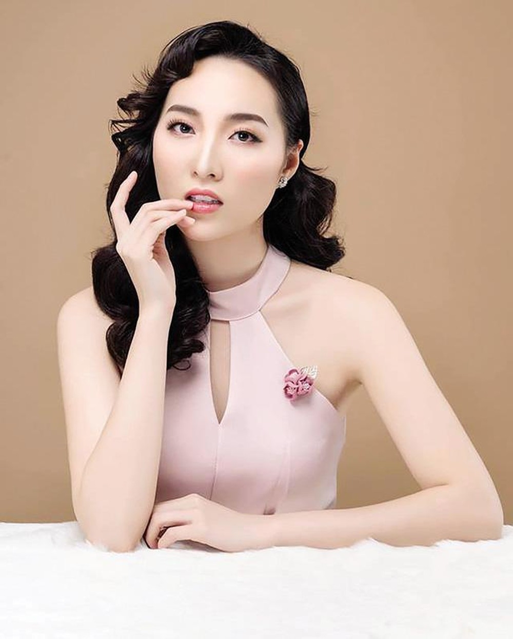 Tiết lộ của dàn diễn viên miền Nam khi “đóng đô” tại làng phim phía Bắc tiet lo gay soc cua dan dien vien mien nam khi dong do tai lang phim phia bac