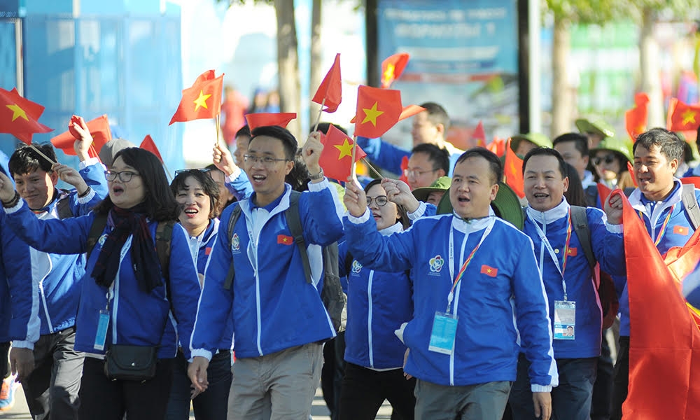 quoc ky viet nam ruc ro trong le dieu hanh tai quang truong olympic lien bang nga