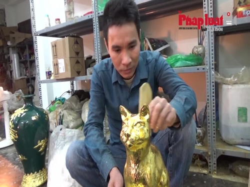 “Mèo dát vàng" đắt khách làm quà tặng nhân dịp Xuân Quý Mão 2023