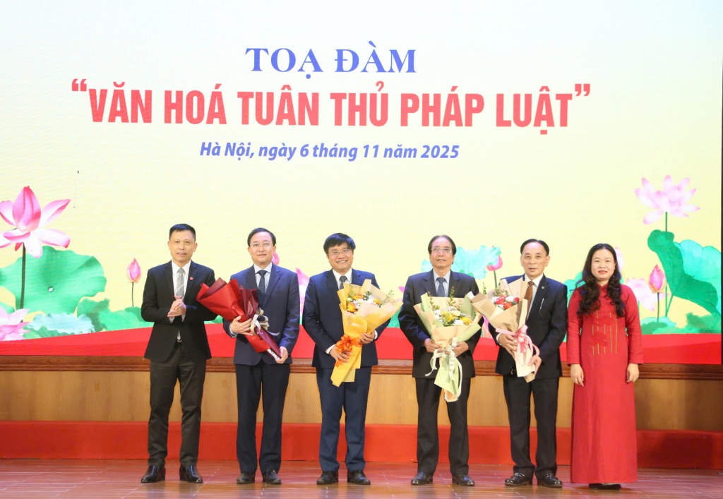 TRỰC TIẾP | Tọa đàm trực tuyến và phát động Cuộc thi viết “Văn hoá tuân thủ pháp luật” năm 2025