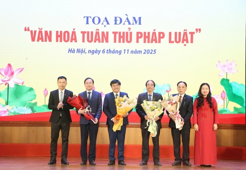 TRỰC TIẾP | Tọa đàm trực tuyến và phát động Cuộc thi viết “Văn hoá tuân thủ pháp luật” năm 2025