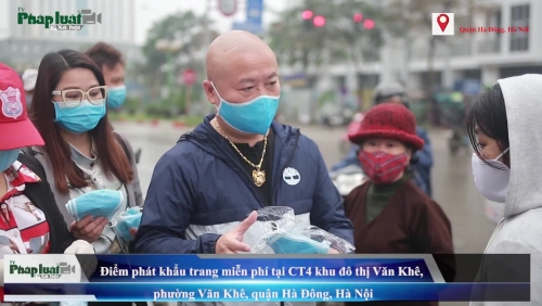 Hơn 11.000 khẩu trang y tế  được phát miễn phí cho người dân ở Hà Đông