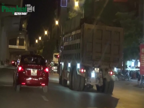 Hà Nội: Xe quá khổ, quá tải trắng đêm tung hoành trong nội đô