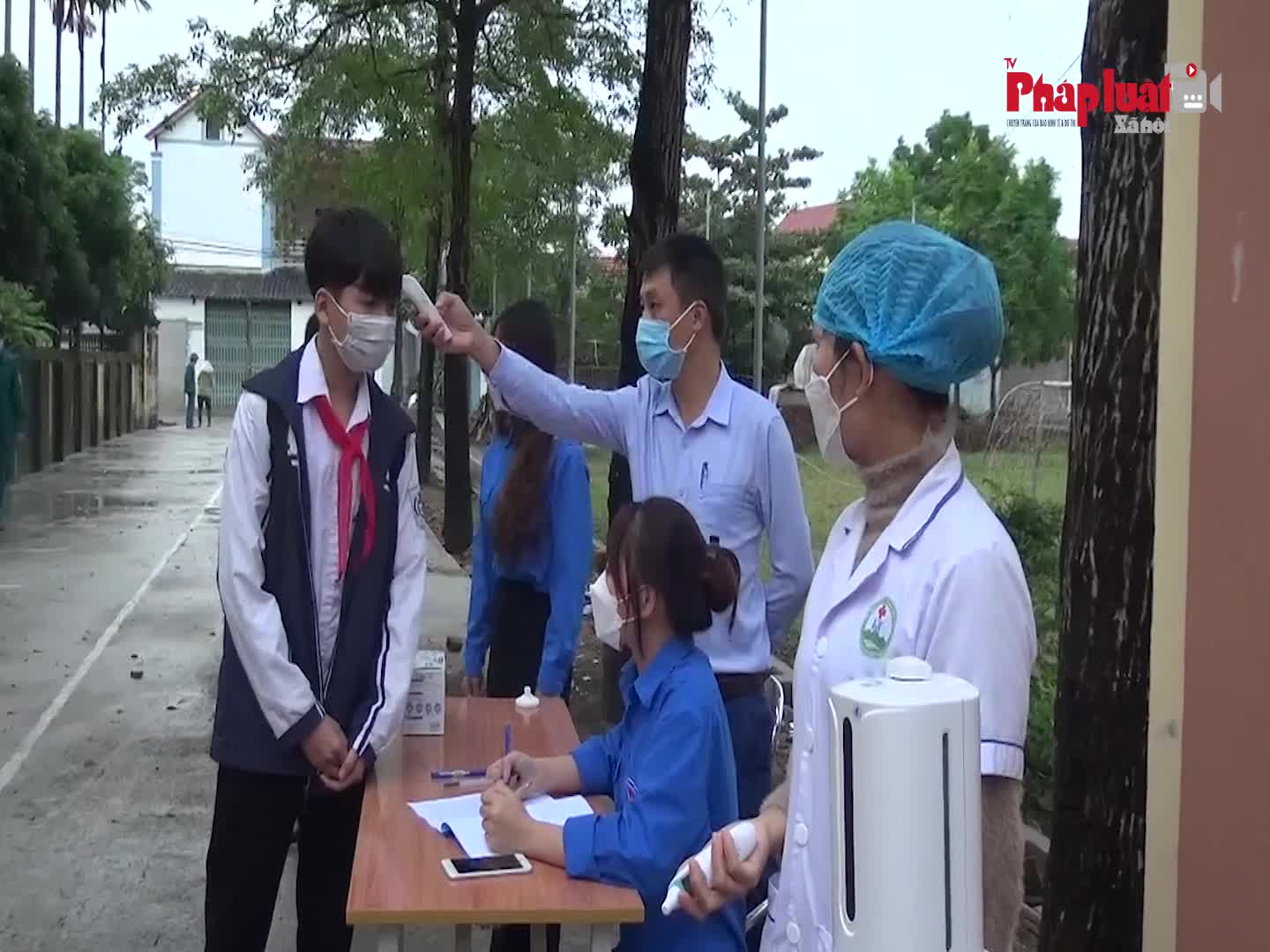 Huyện Ba Vì, Hà Nội: Hơn 3.800 học sinh rạng rỡ đến trường trong ngày đầu tiên sau giãn cách xã hội